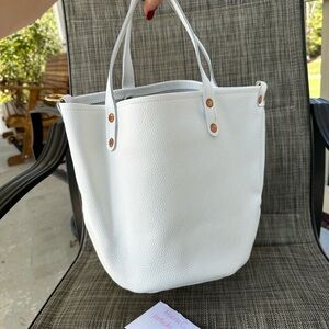 KMM & Co White Italian Leather Bucket tote